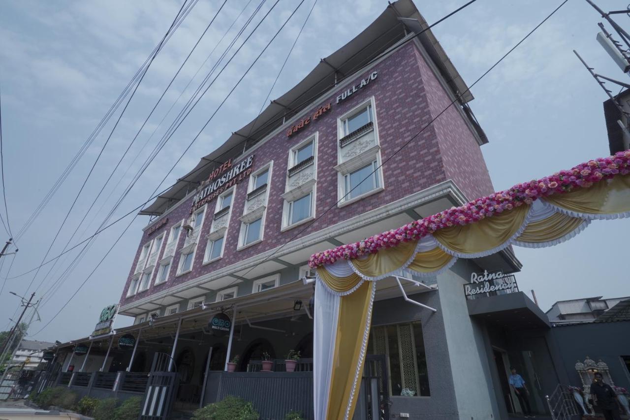 Hotel Mathoshree 탄 외부 사진