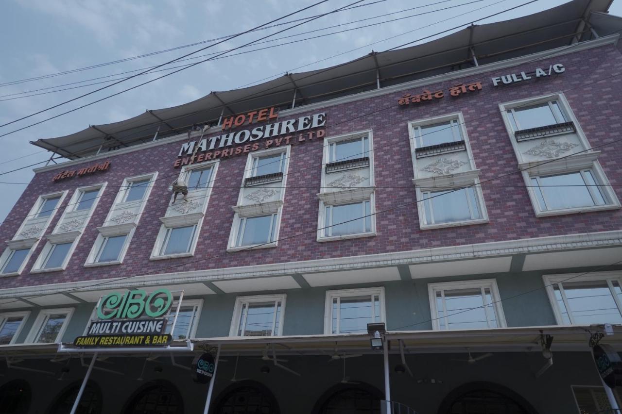 Hotel Mathoshree 탄 외부 사진