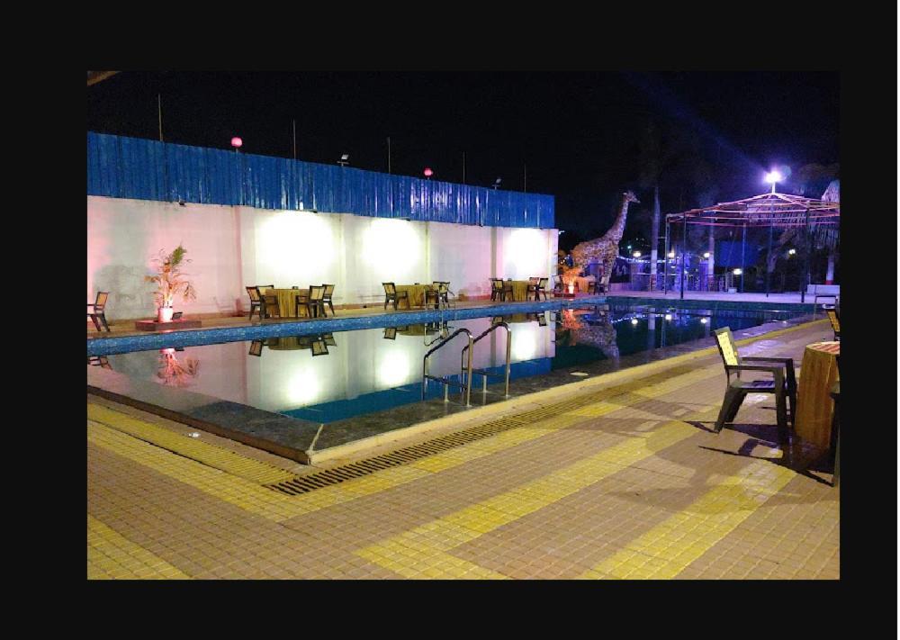 Hotel Mathoshree 탄 외부 사진